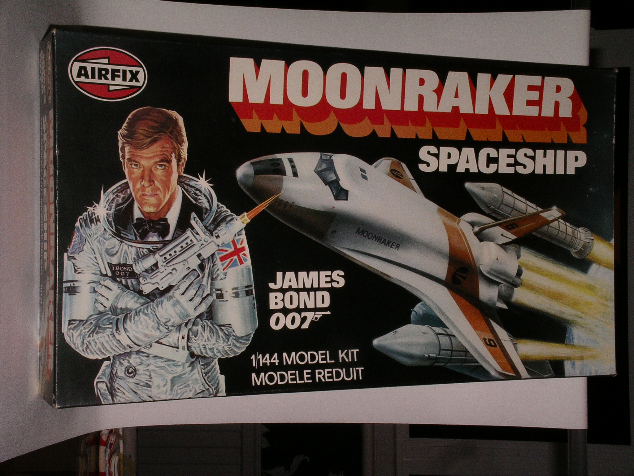 JamesBondAirfixMoonrakerkit.JPG